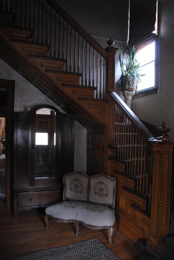 Off Broadway B & B Денвер Экстерьер фото