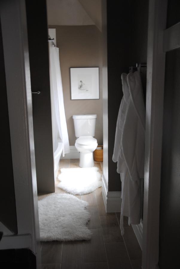 Off Broadway B & B Денвер Экстерьер фото